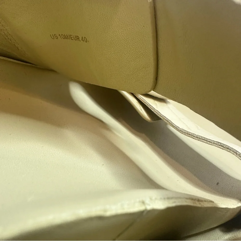 Vince Glyn Croc Leather Barley Beige Slide Sandals Buckle Size 10